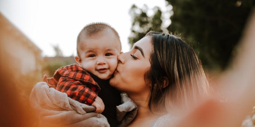 Bannersnack_Mom+Baby_HTETAE mother and child