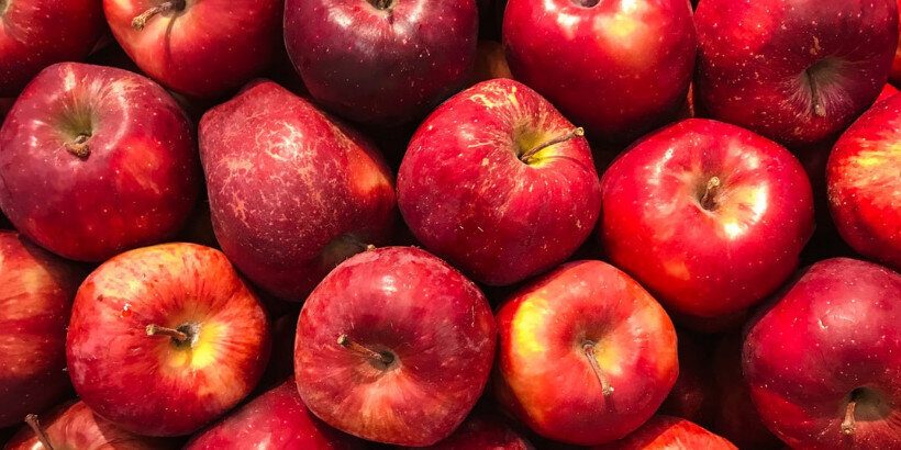 redapples_banner_bannersnack apple snack cake